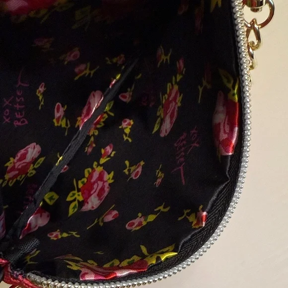 Betsey Johnson Boston Terrier Dog Pup Red Wristlet wallet - Picture 3 of 6